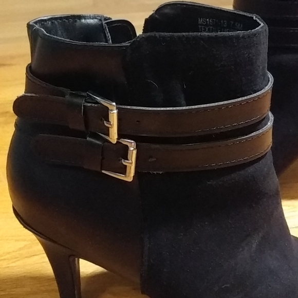 Shoes - Picture 2 of 4